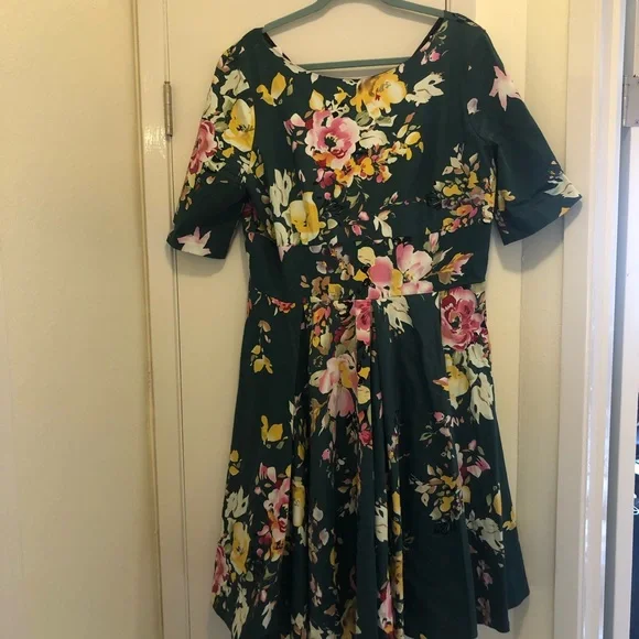 The Pretty Dress Company. Green floral swing dress - Picture 2 of 6